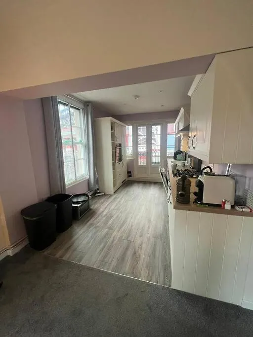 Apartment Rugby Haven: 2Br/1Ba Apt Near Principality Stadium Cardiff