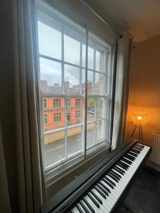 Rugby Haven: 2Br/1Ba Apt Near Principality Stadium Cardiff
