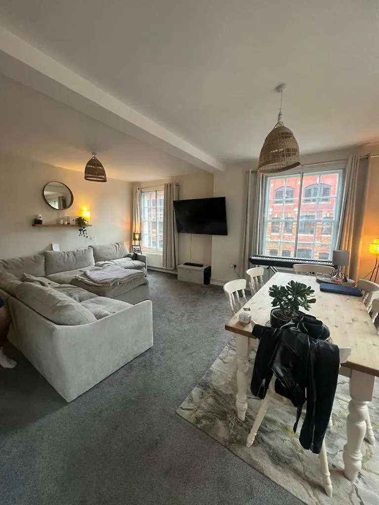 Apartment Rugby Haven: 2Br/1Ba Apt Near Principality Stadium Cardiff